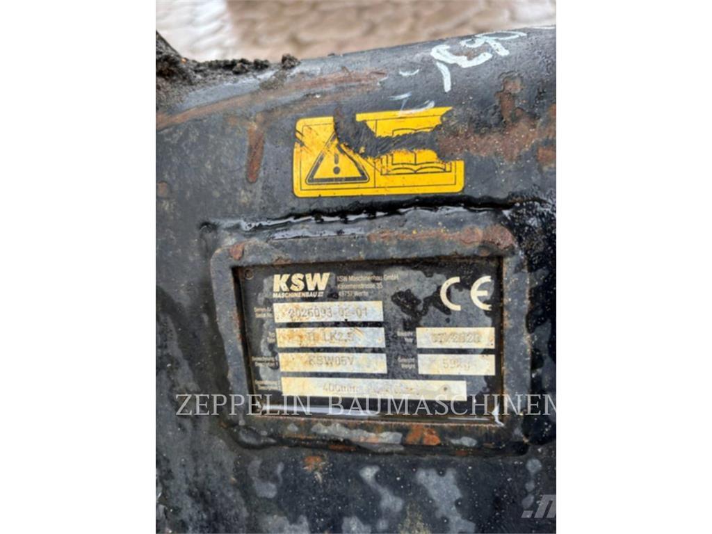 CAT 302.7D 履带挖掘机