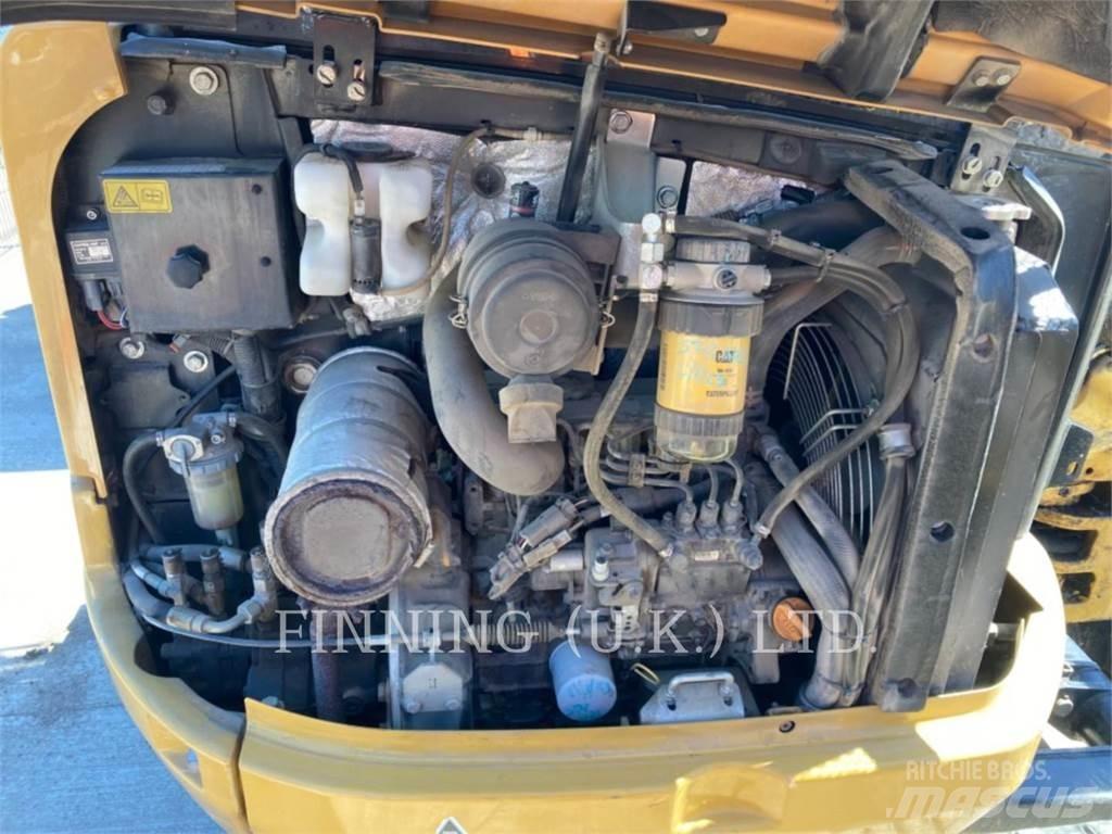CAT 302.7D CAB 履带挖掘机