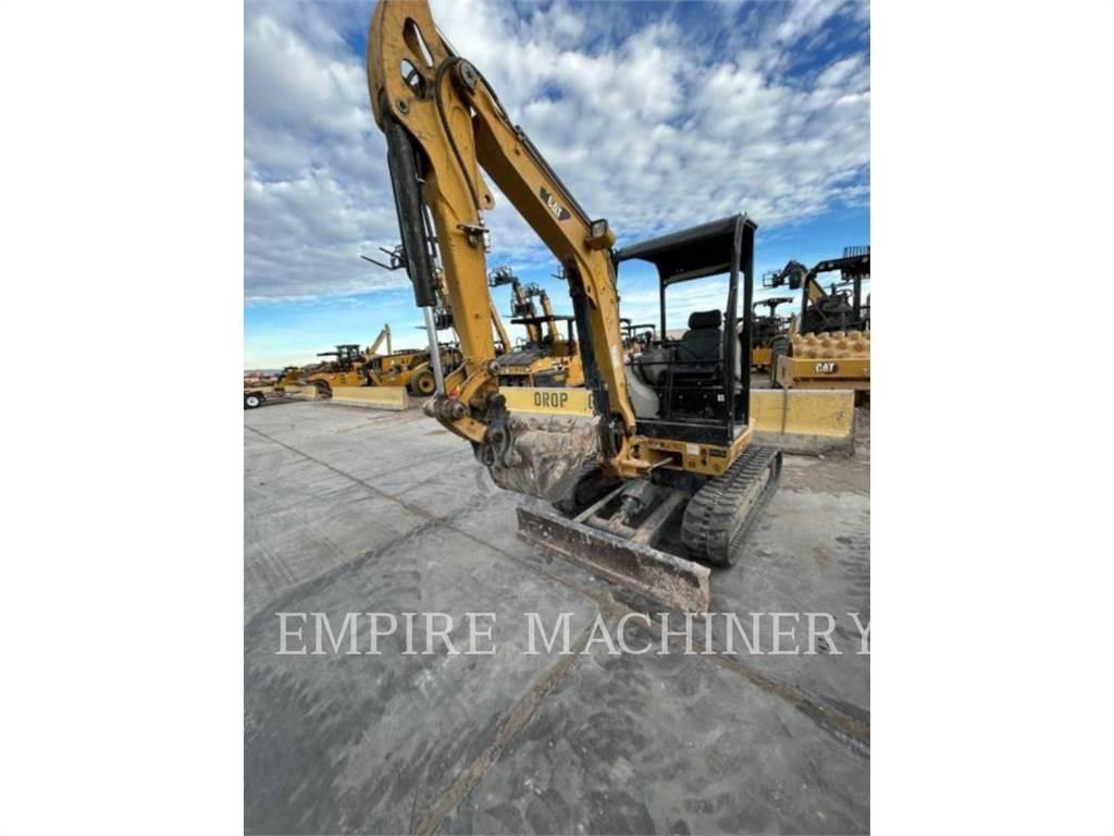 CAT 302.7D CR 履带挖掘机