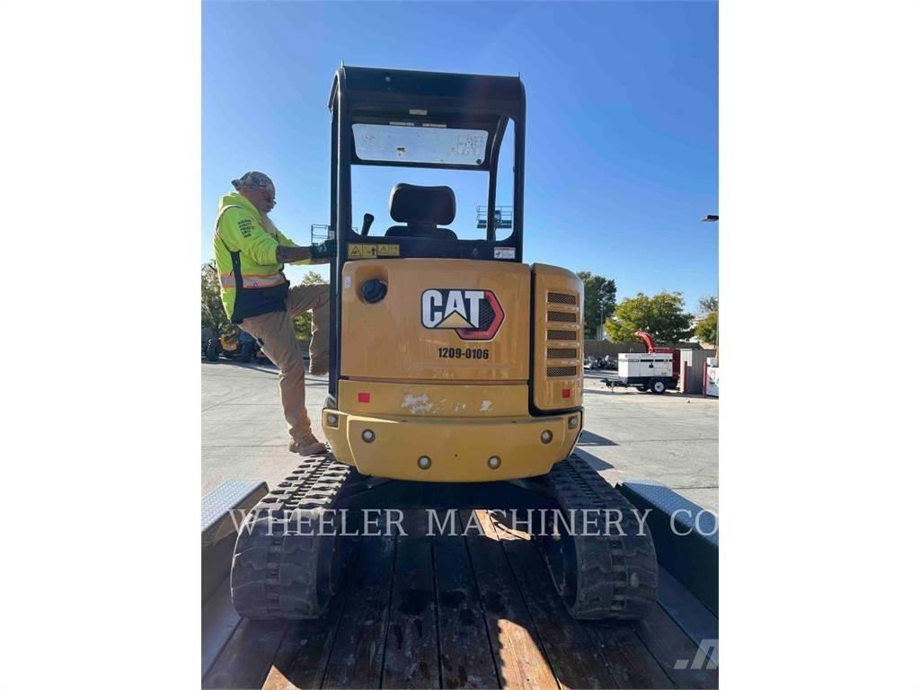 CAT 302.7DC1TH 履带挖掘机