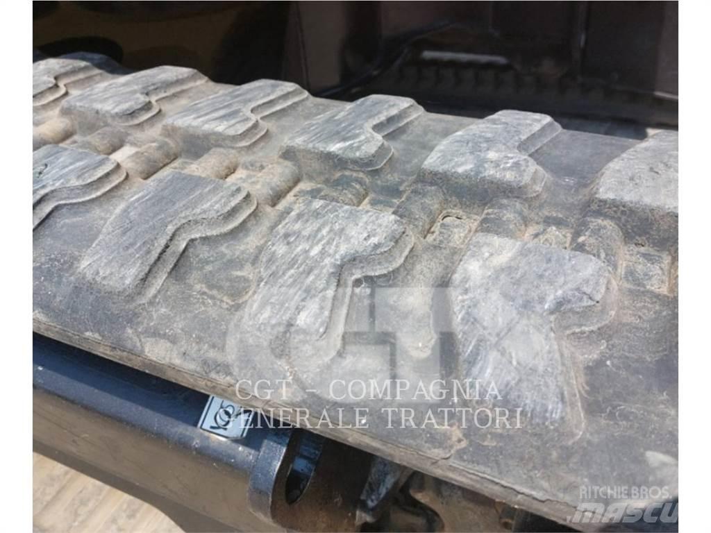 CAT 302.7DCR 履带挖掘机