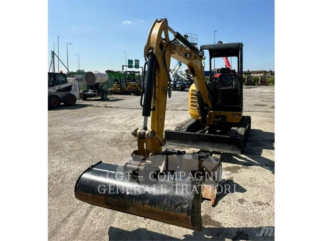 CAT 302.7DCR 履带挖掘机