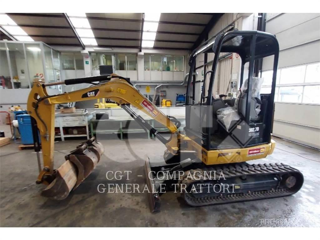 CAT 302.7DCR 履带挖掘机