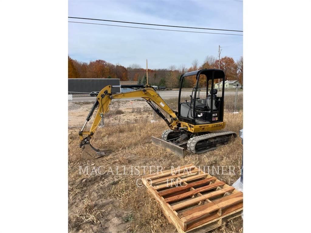 CAT 302.7DCR 履带挖掘机