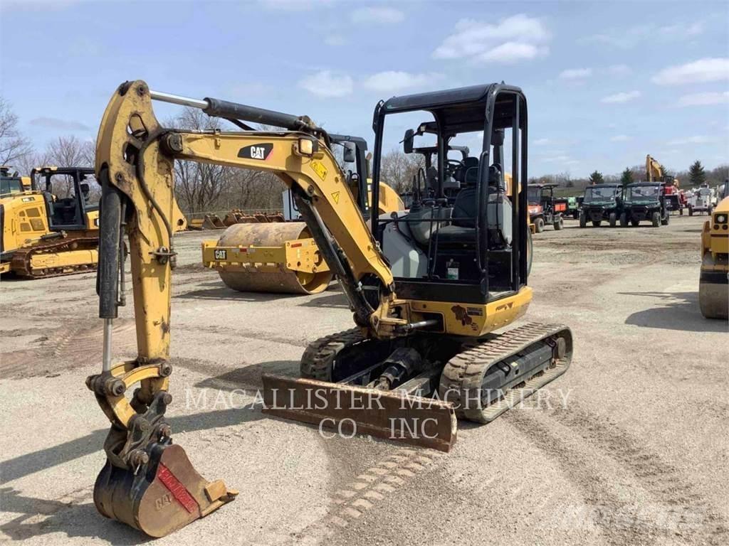 CAT 302.7DCR 履带挖掘机