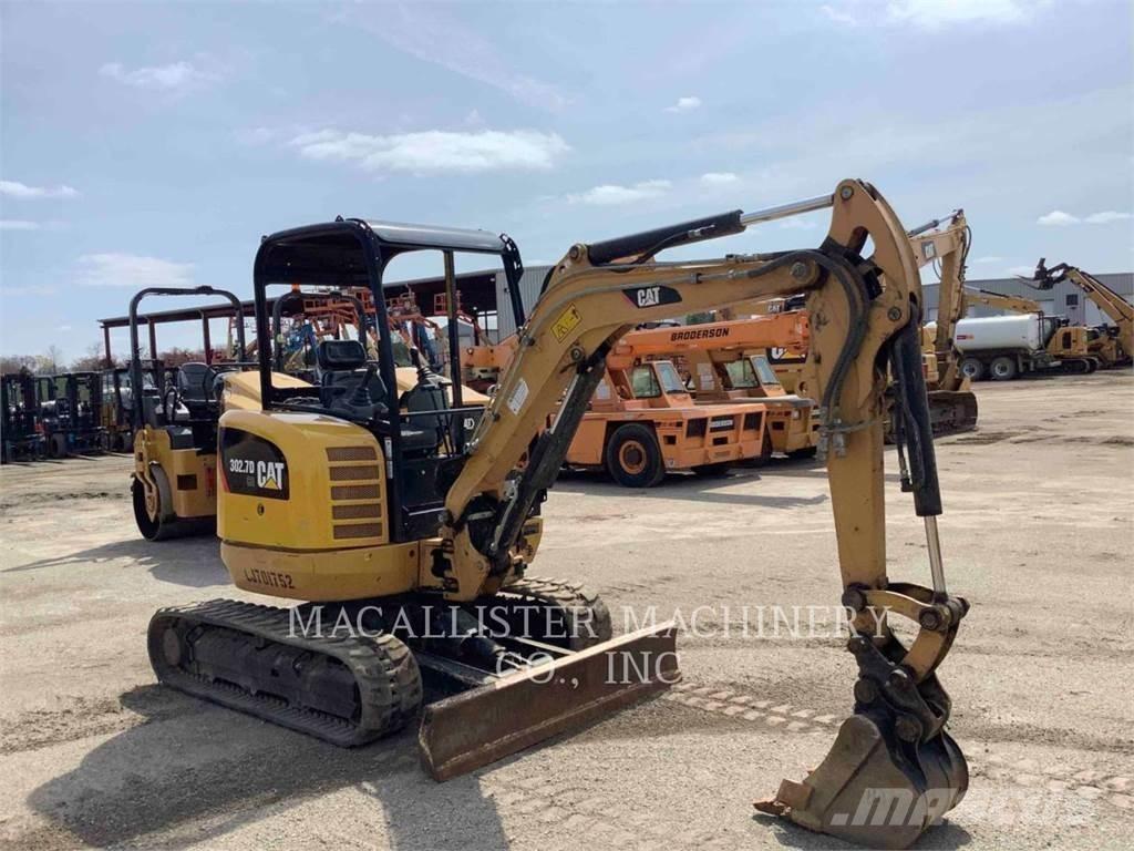 CAT 302.7DCR 履带挖掘机
