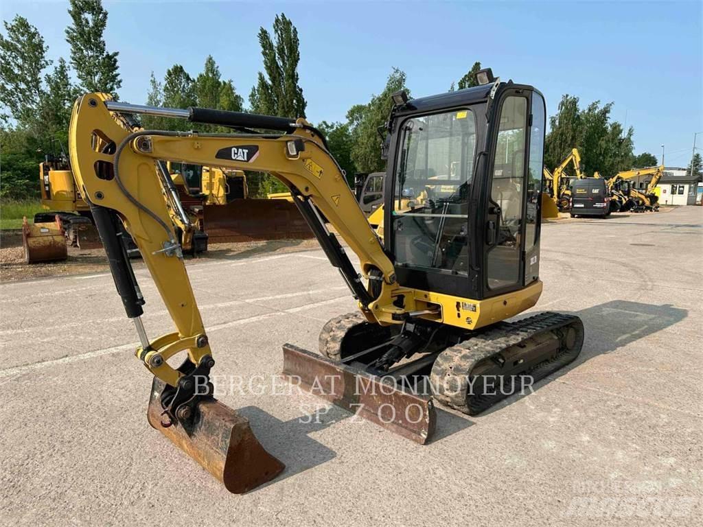 CAT 302.7DCR 履带挖掘机