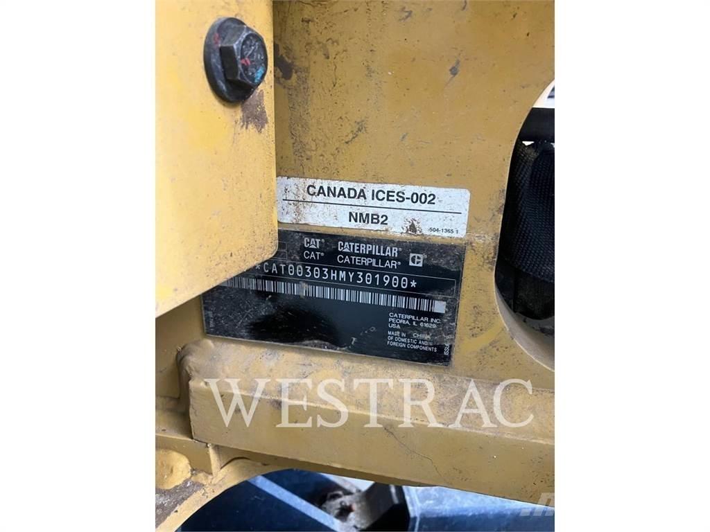 CAT 303 小型挖掘机