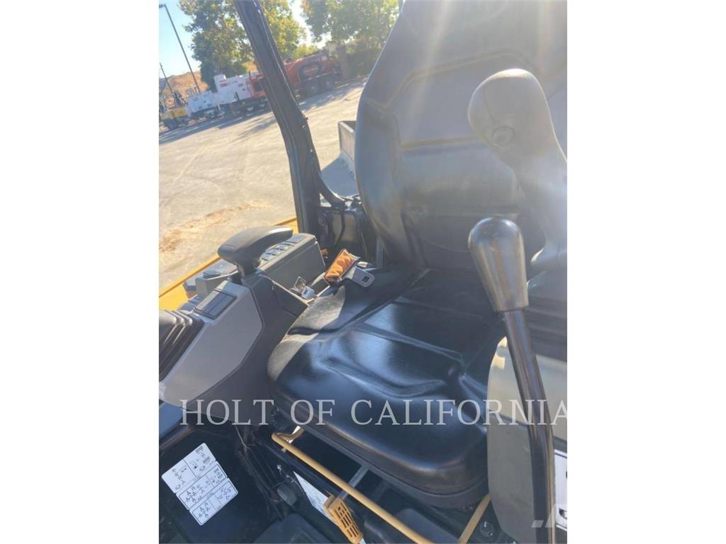 CAT 303.5 履带挖掘机