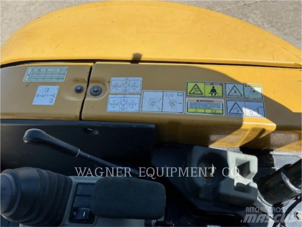 CAT 303.5E2 履带挖掘机
