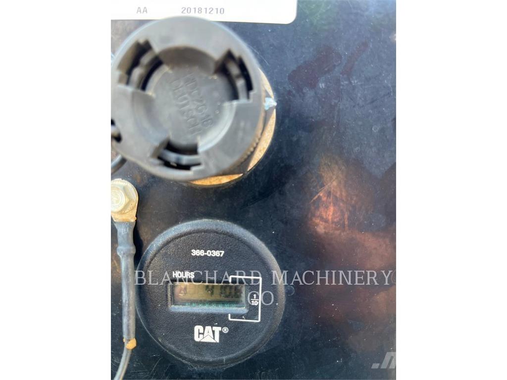 CAT 303.5E2 履带挖掘机