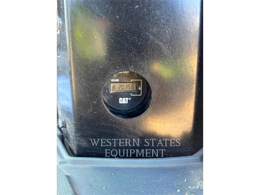 CAT 303.5E2 履带挖掘机