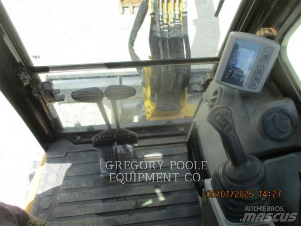 CAT 303.5E2CR 履带挖掘机