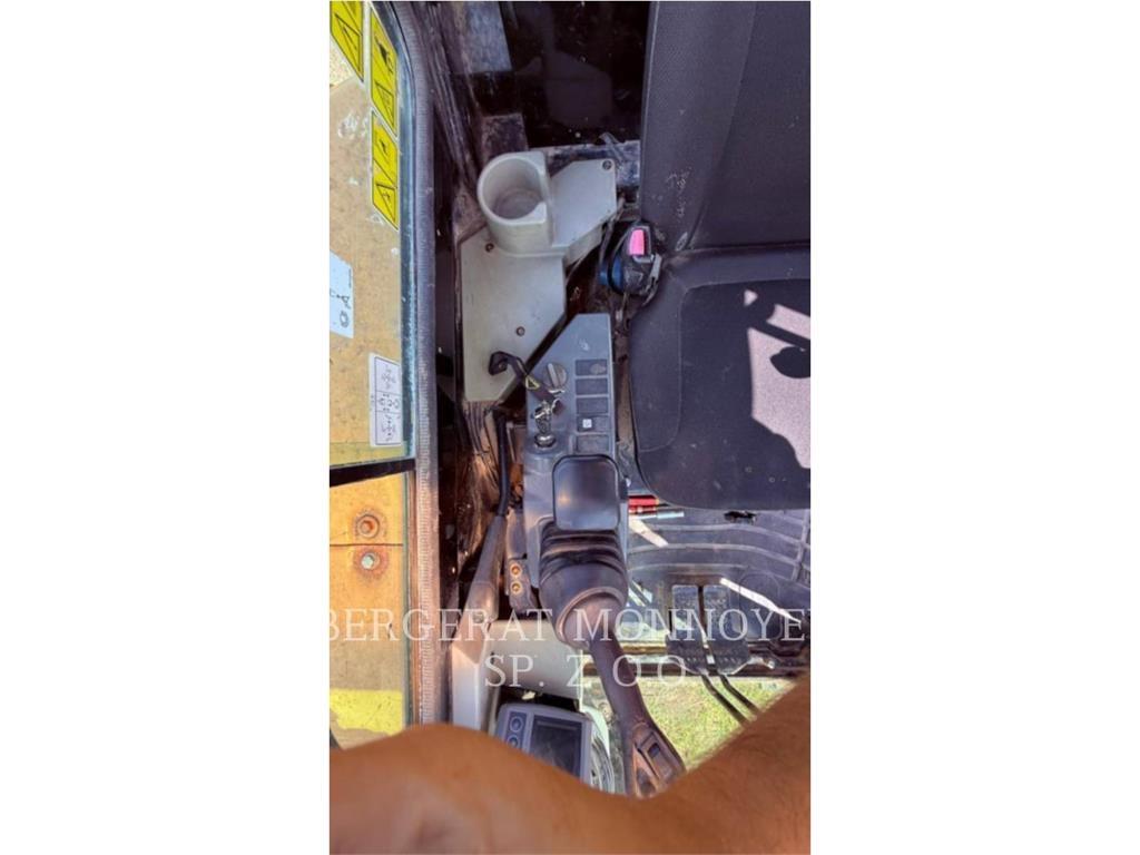 CAT 303.5ECR 履带挖掘机