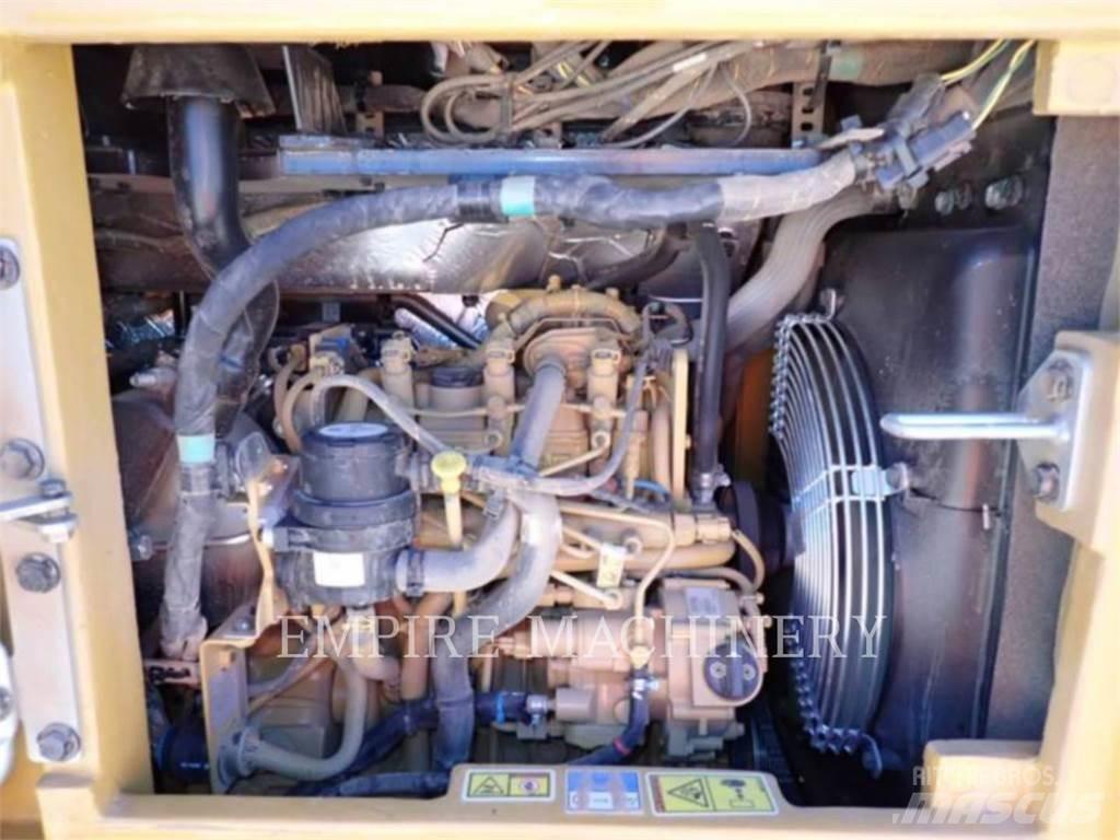 CAT 304 履带挖掘机