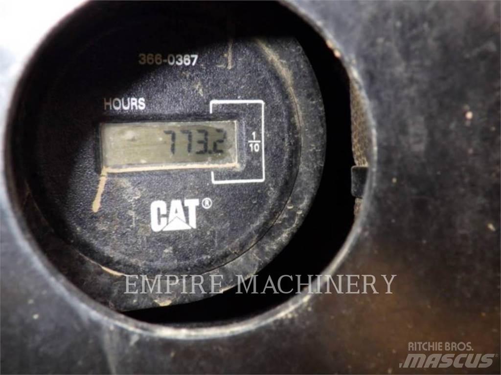 CAT 304E2 履带挖掘机