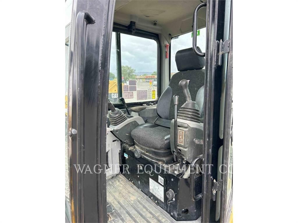 CAT 304E2 履带挖掘机