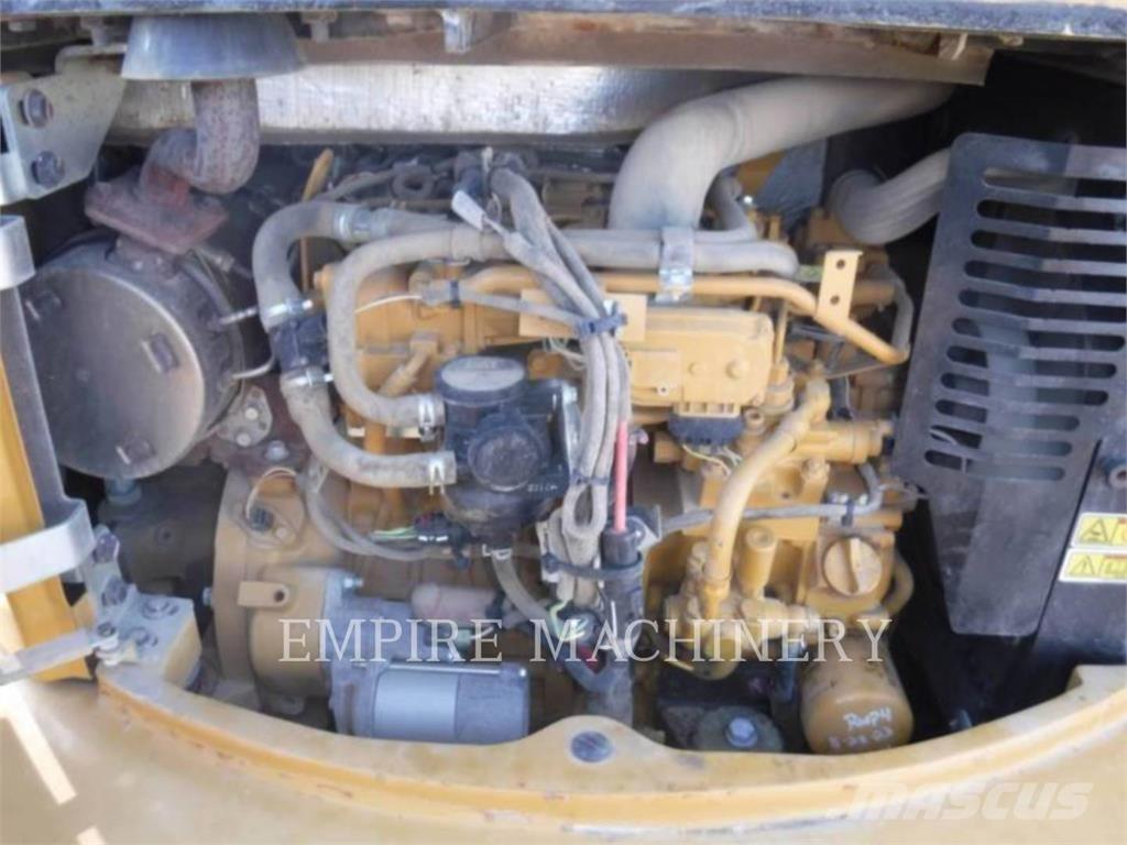 CAT 304E2 履带挖掘机