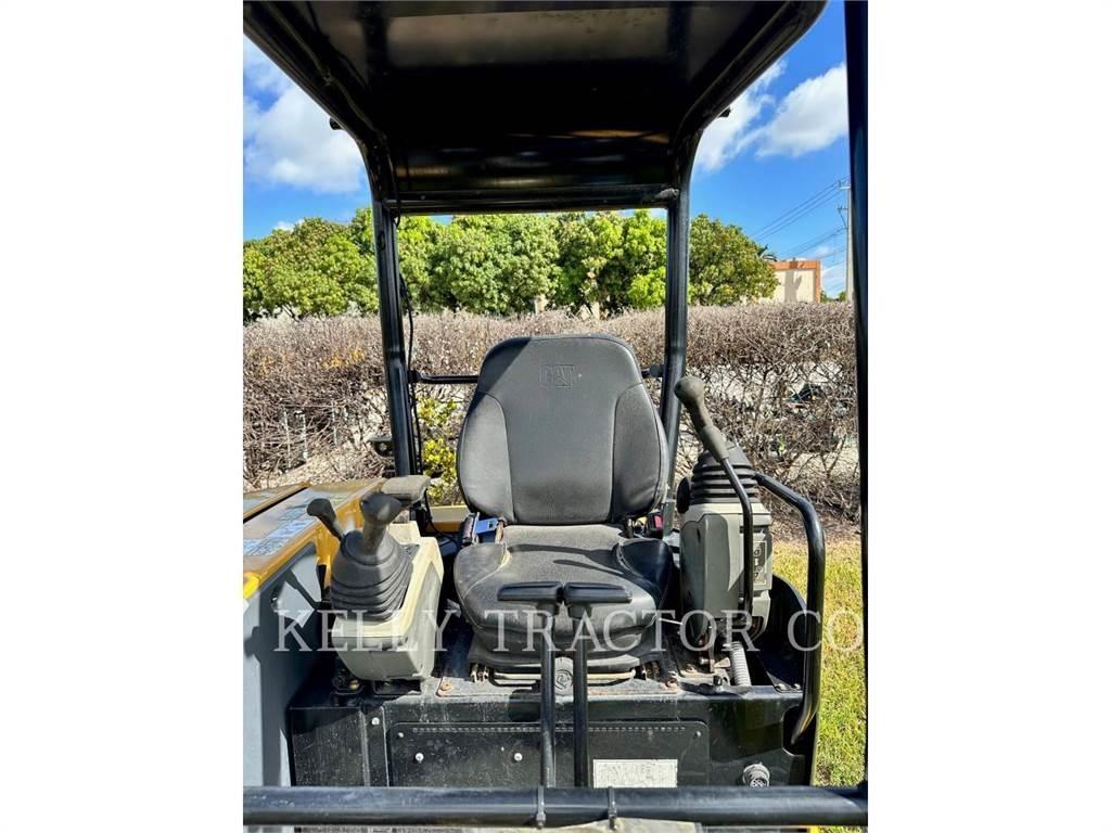 CAT 304E2CR 履带挖掘机