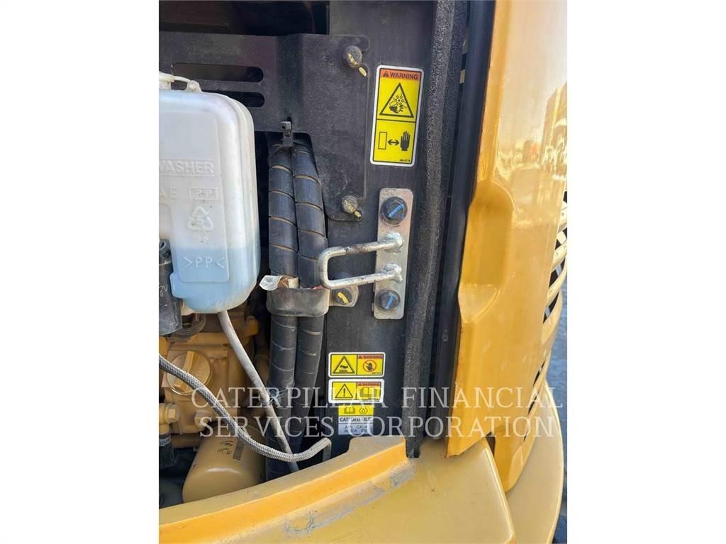 CAT 304E2CR 履带挖掘机