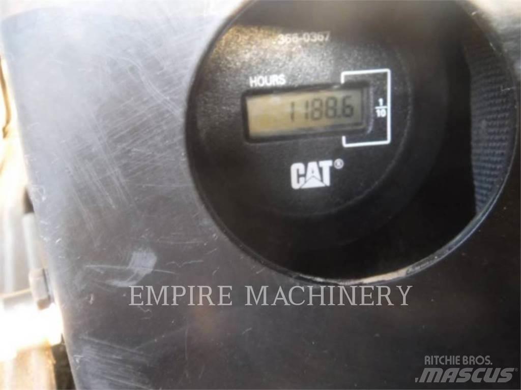 CAT 304E2CR 履带挖掘机