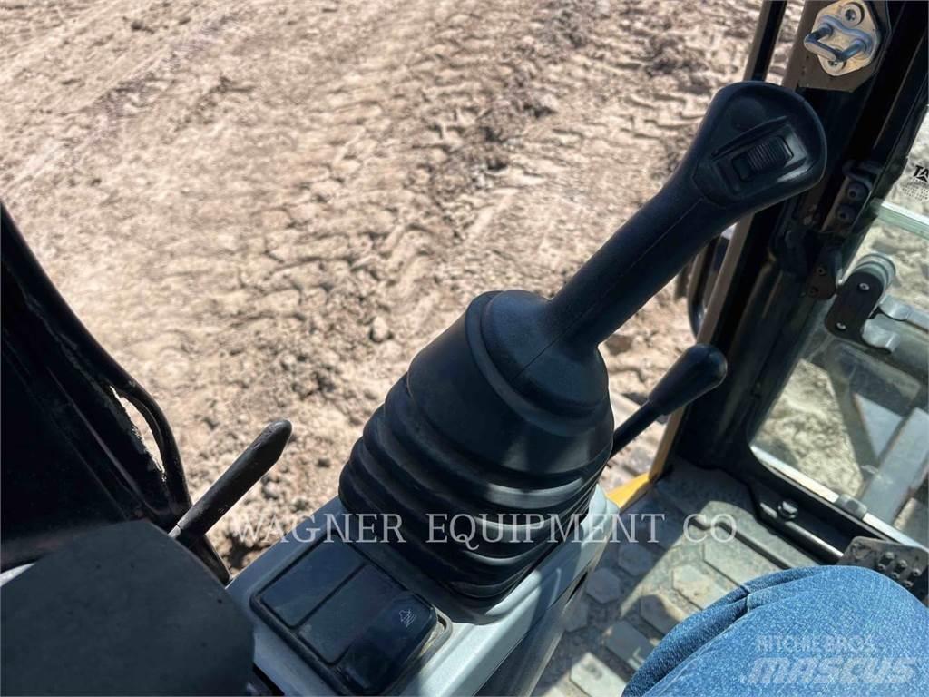 CAT 304E2CR 履带挖掘机