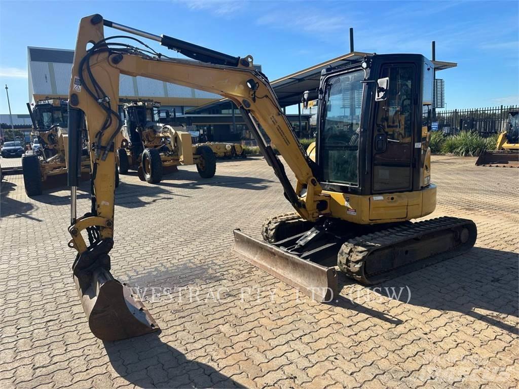 CAT 304E2CR 履带挖掘机