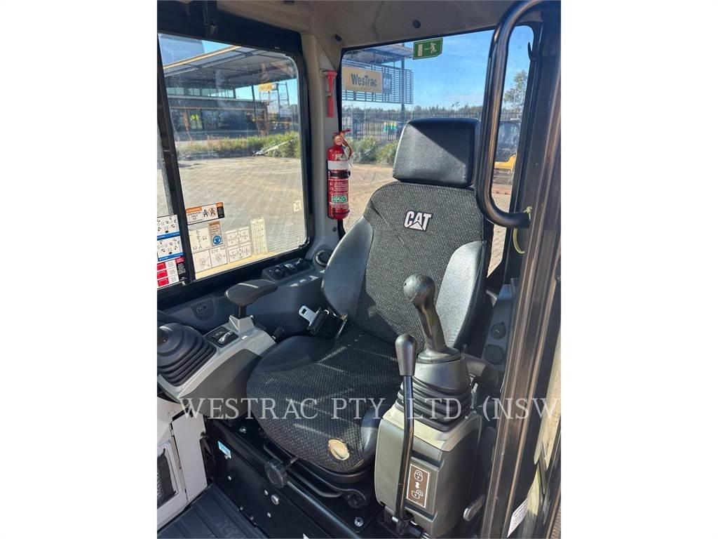 CAT 304E2CR 履带挖掘机
