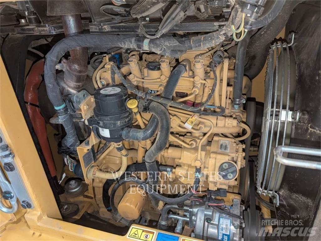 CAT 305 履带挖掘机