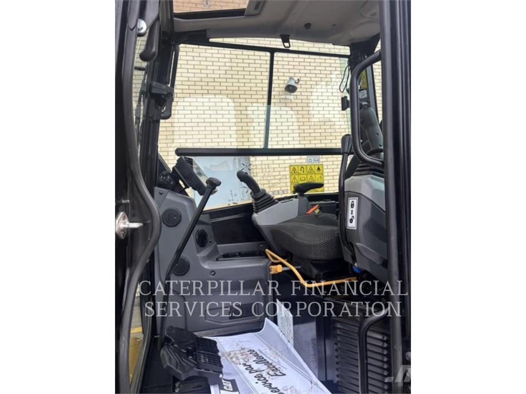 CAT 305 07A CR 履带挖掘机