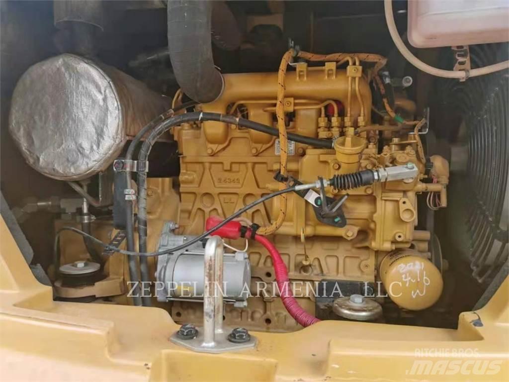 CAT 305.5E2 履带挖掘机