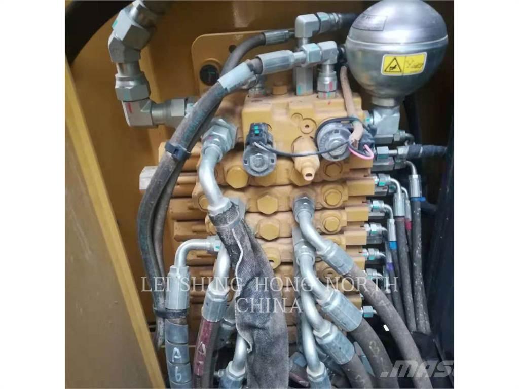 CAT 305.5E2 履带挖掘机