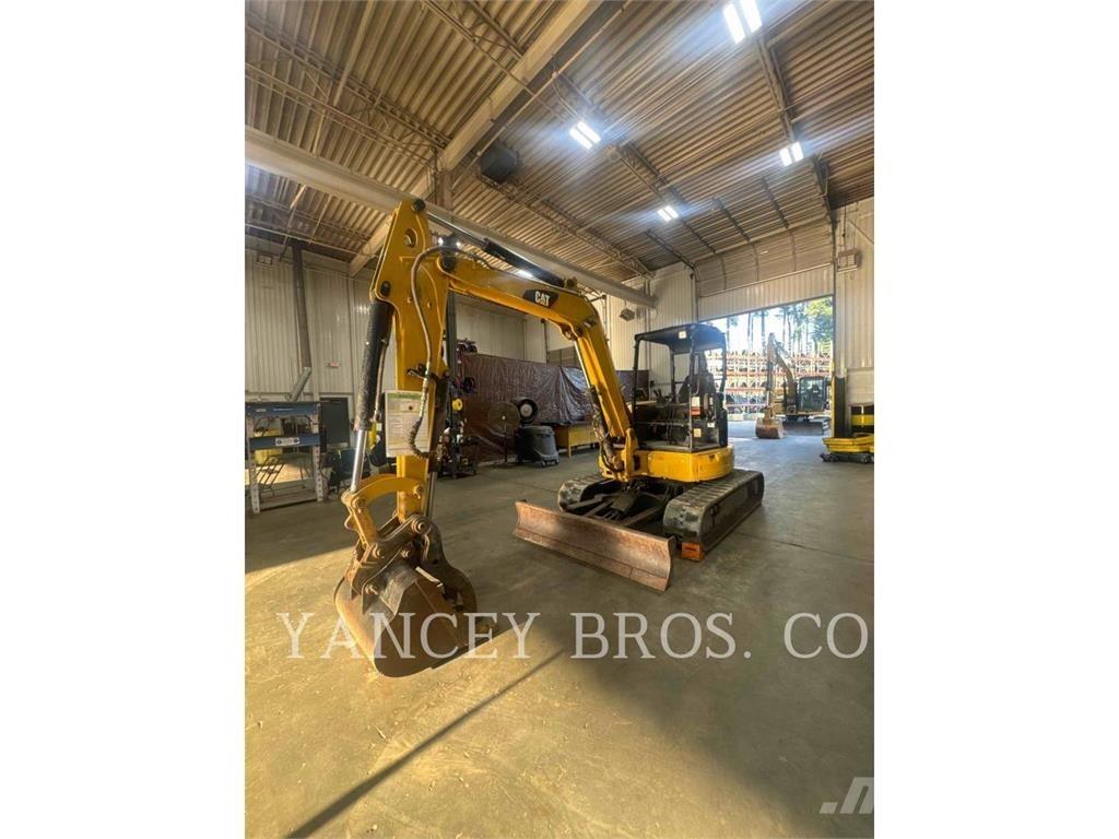 CAT 305.5E2CR 履带挖掘机