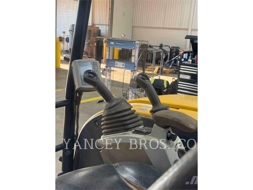 CAT 305.5E2CR 履带挖掘机
