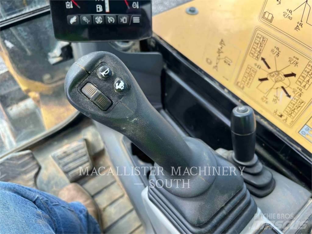 CAT 305 CR 履带挖掘机