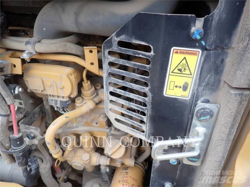 CAT 305E2 履带挖掘机