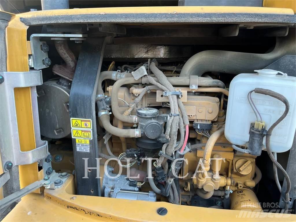 CAT 305E2CR 履带挖掘机