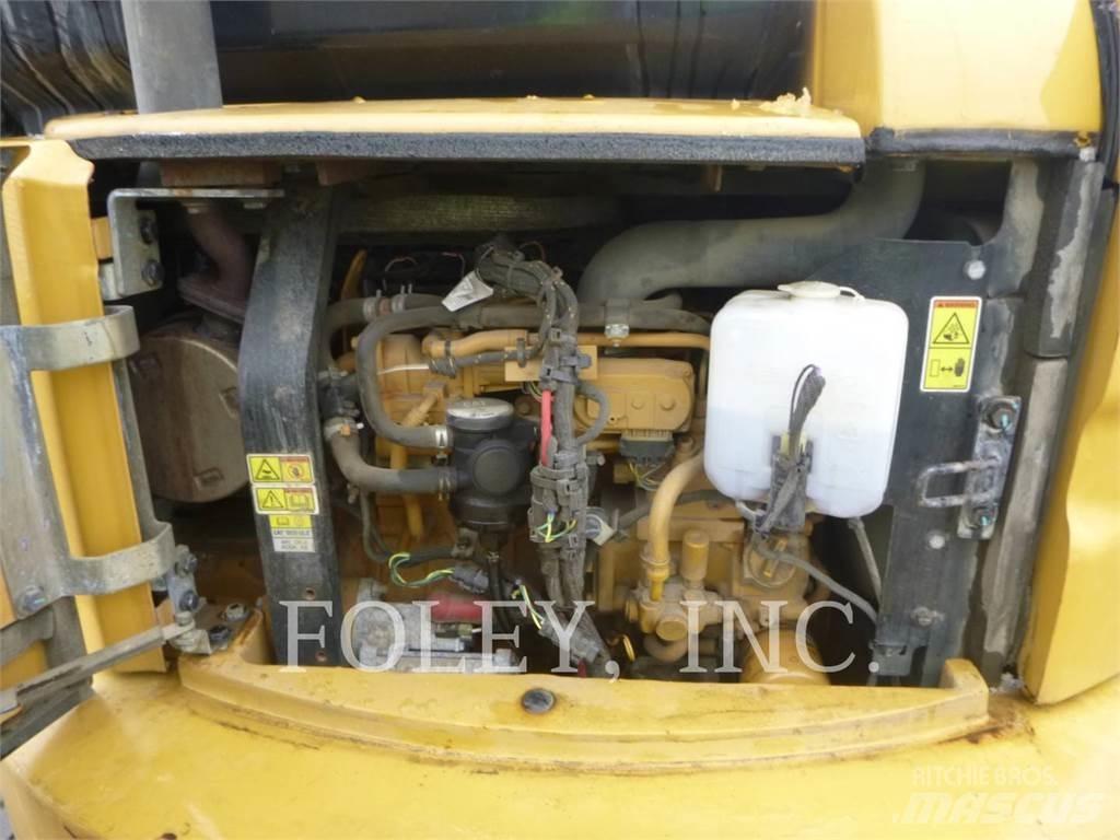 CAT 305E2CR 履带挖掘机