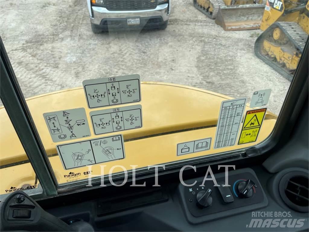 CAT 305E2CR 履带挖掘机