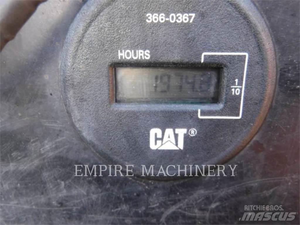CAT 305E2CR 履带挖掘机