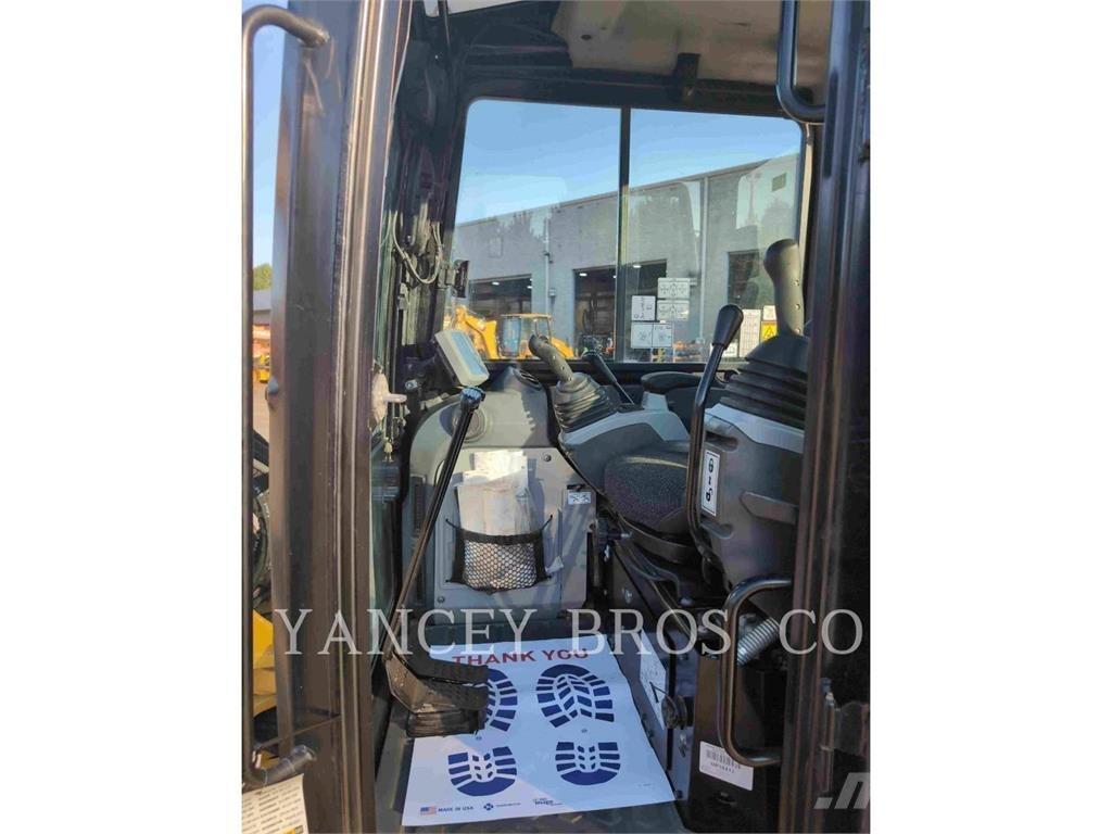 CAT 305E2CR 履带挖掘机