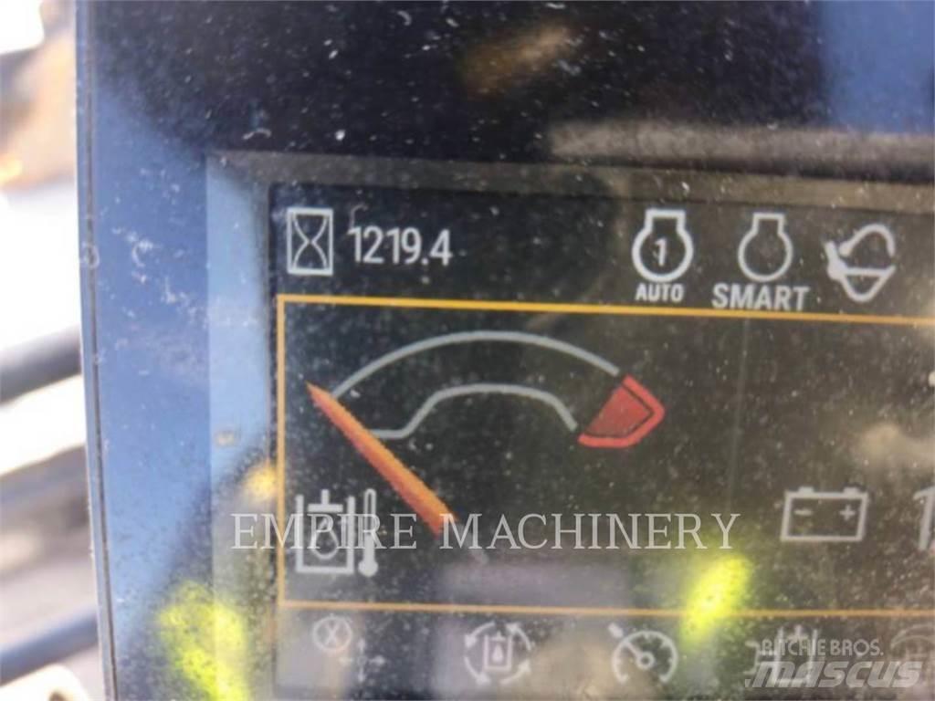 CAT 306 CR 履带挖掘机