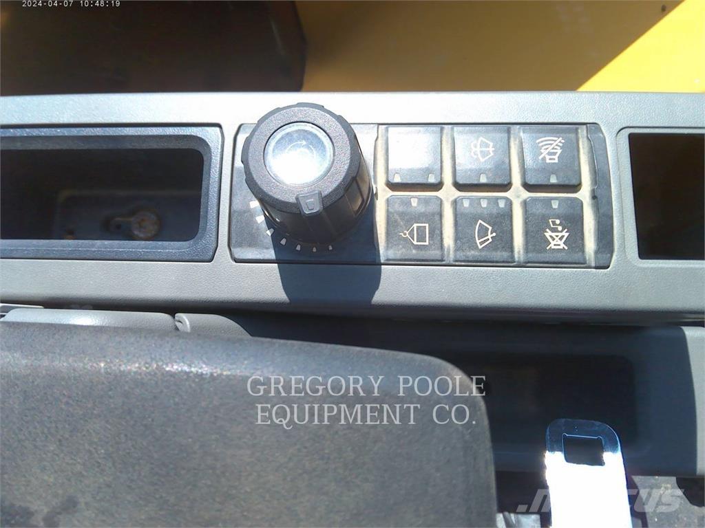 CAT 30607CR 履带挖掘机