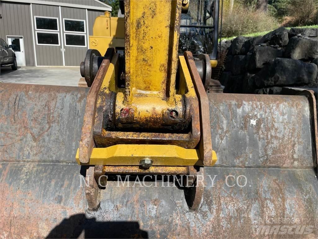 CAT 307 履带挖掘机
