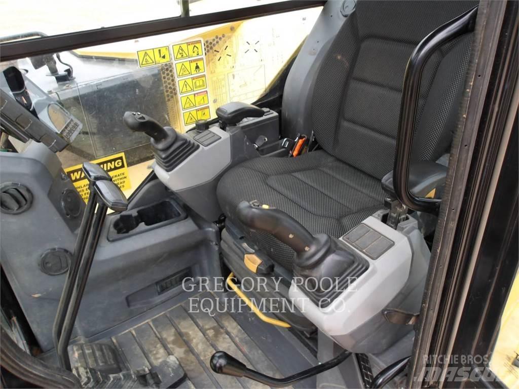 CAT 30807CR 履带挖掘机