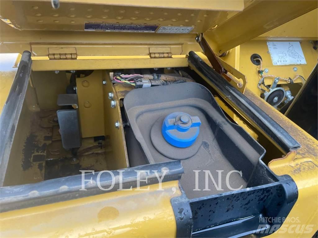 CAT 313FL 履带挖掘机