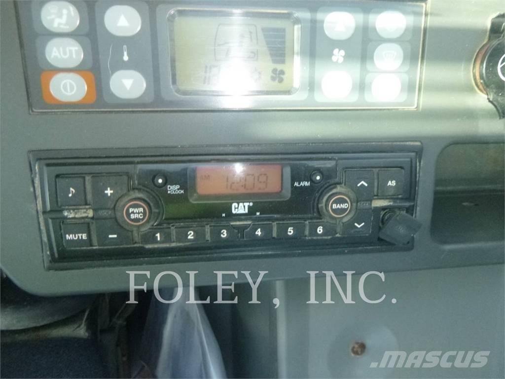CAT 318FL 履带挖掘机