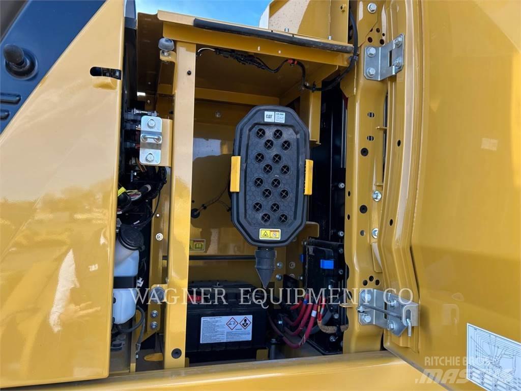 CAT 320 履带挖掘机