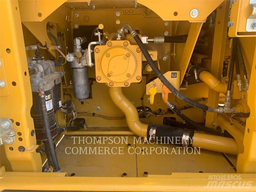 CAT 320 履带挖掘机