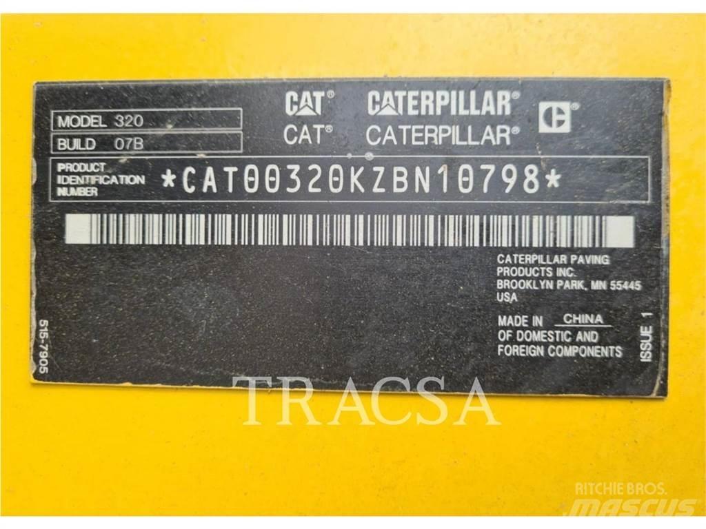 CAT 320 履带挖掘机